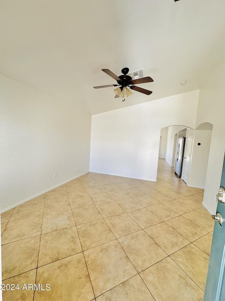 192 N 222nd Dr - Photo 3 of 22