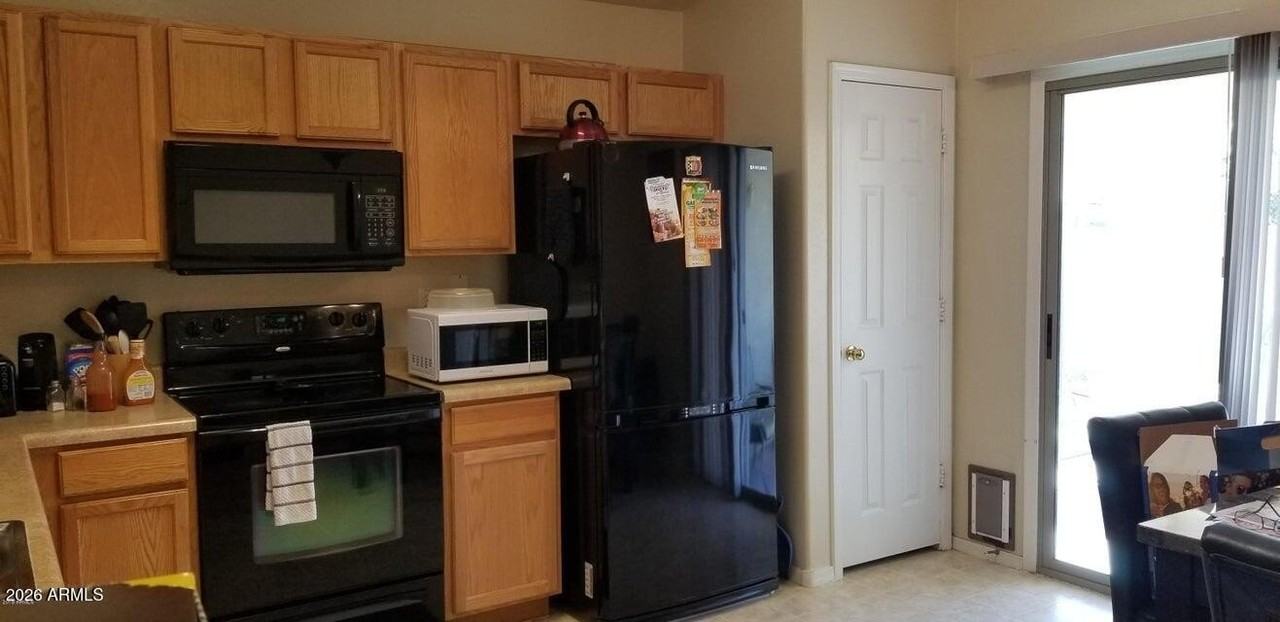 43206 W Arizona Ave - Photo 2 of 13