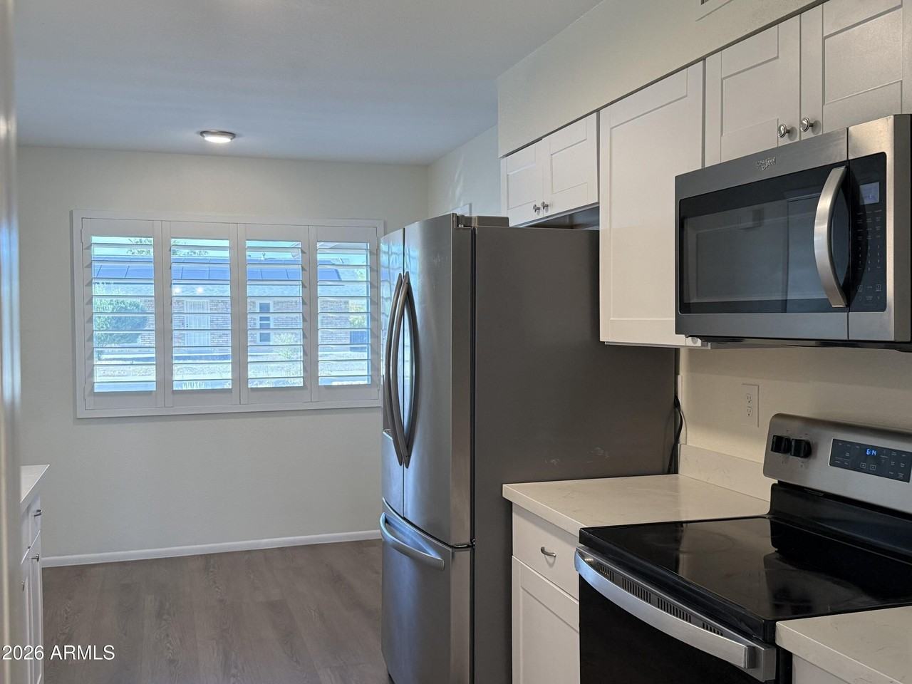 10217 W Mission Ln - Photo 7 of 18