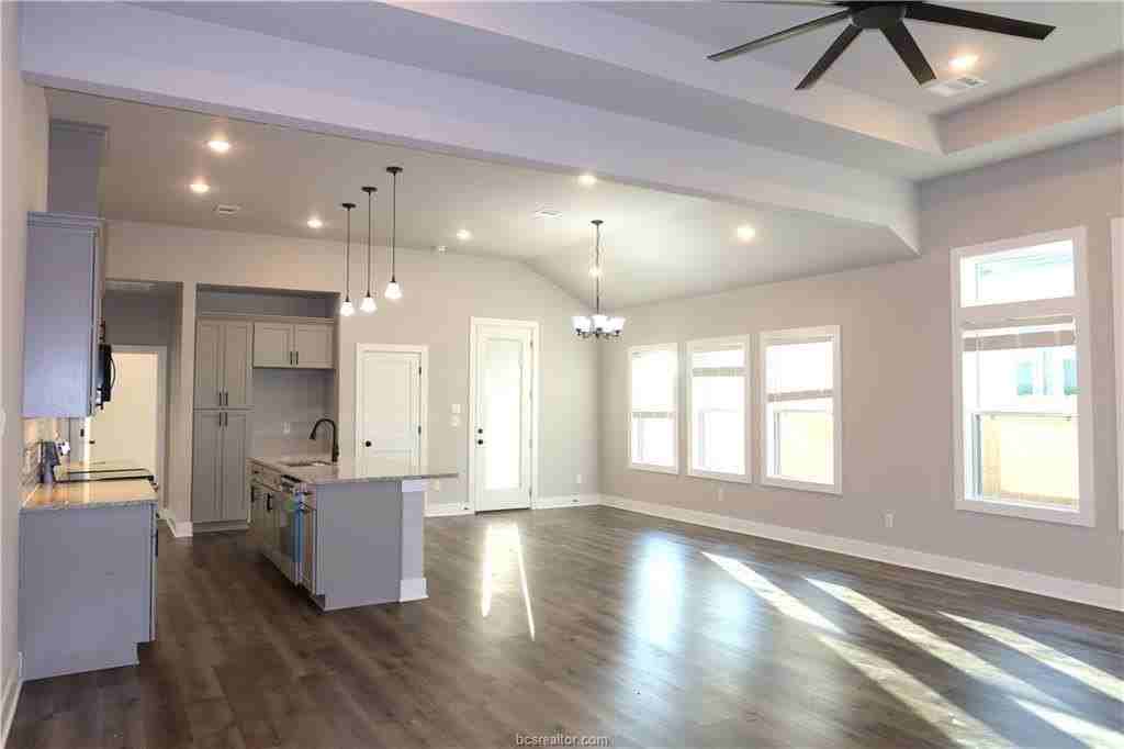 1973 Cambria Dr - Photo 3 of 24