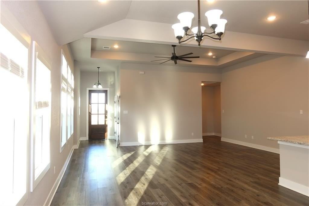 1973 Cambria Dr - Photo 4 of 24