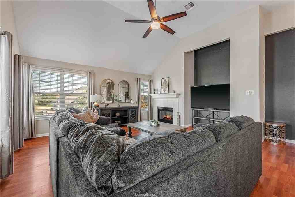 1738 Heath Dr - Photo 6 of 24