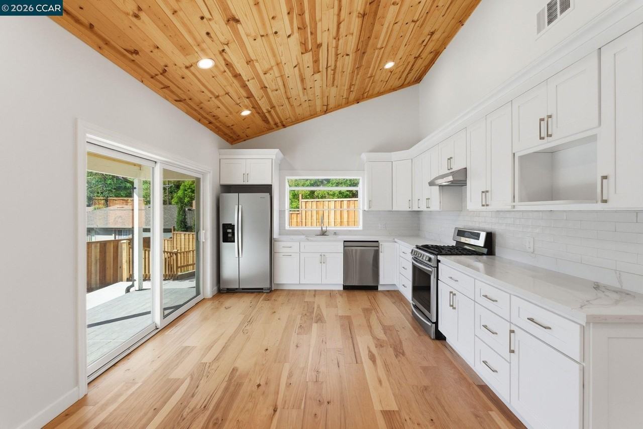 3196 Rohrer Dr #A - Photo 5 of 30