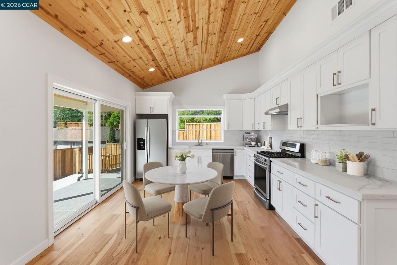 3196 Rohrer Dr #A - Photo 6 of 30
