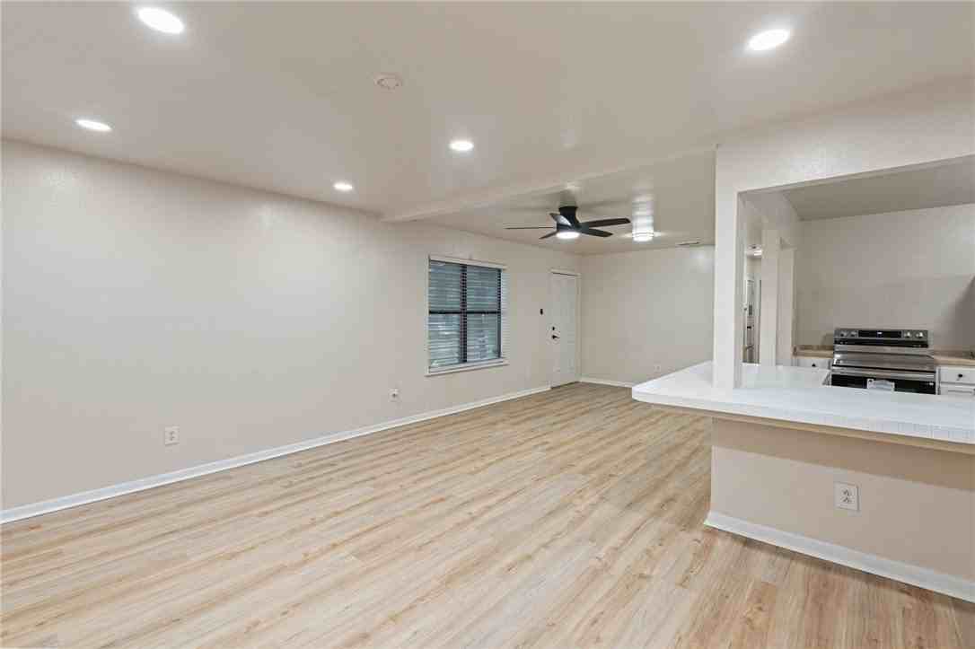 5921 Riley Dr - Photo 5 of 20