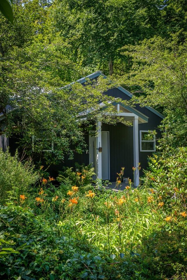 35 Kirk Rd - Photo 4 of 40