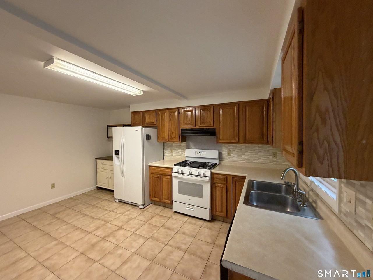 50 Lincoln Ave #1R - Photo 2 of 21