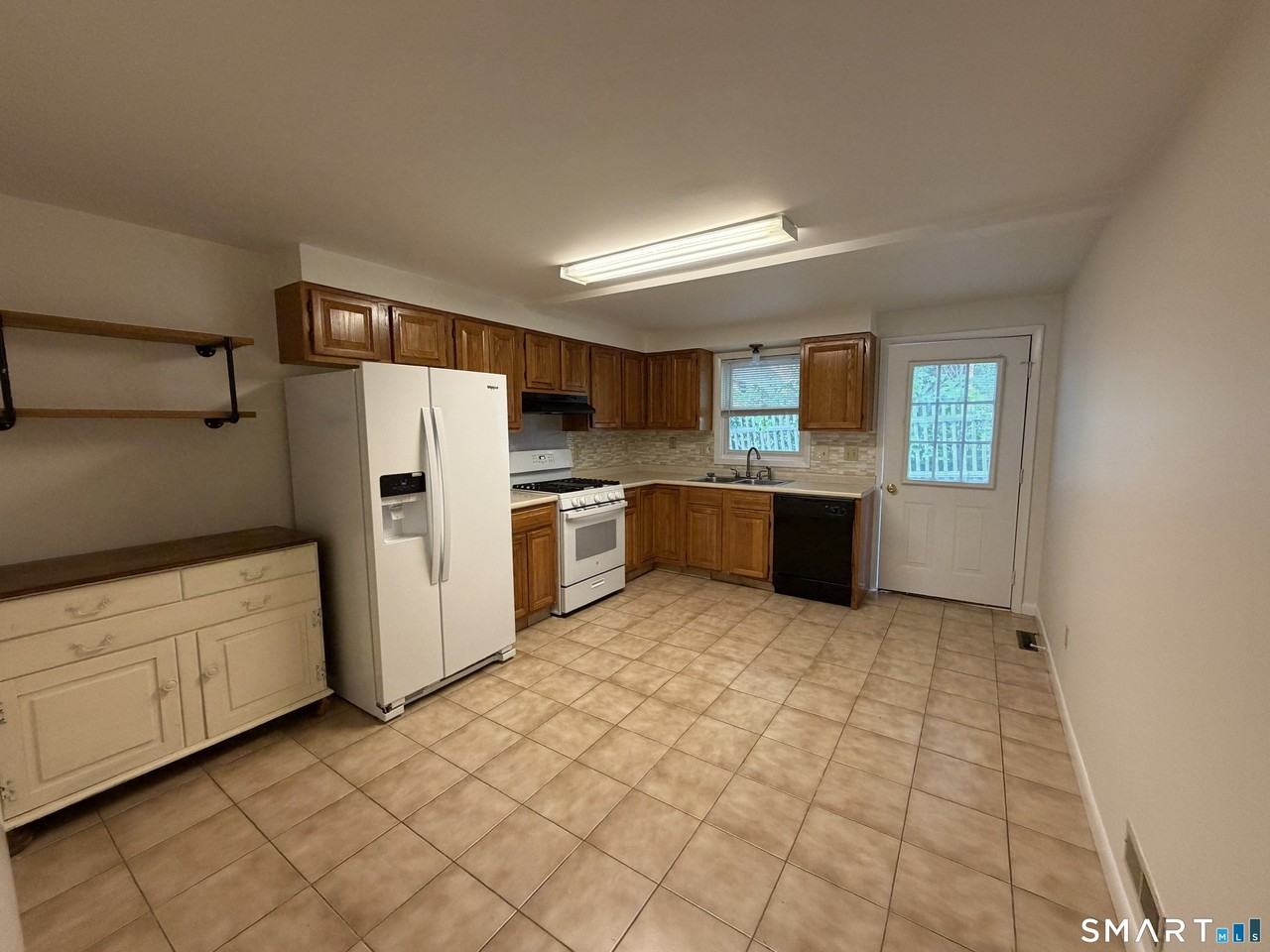 50 Lincoln Ave #1R - Photo 3 of 21