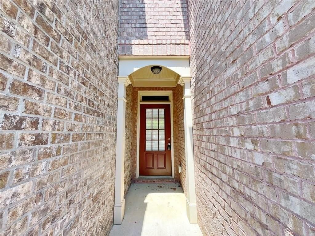 330 Holdings Dr - Photo 2 of 32