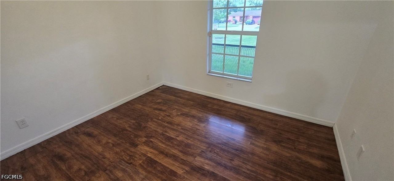 573 Bell Blvd S - Photo 3 of 13
