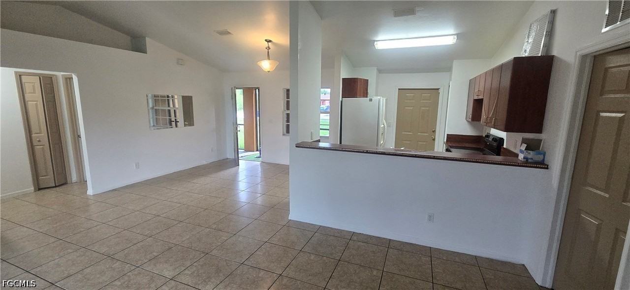 573 Bell Blvd S - Photo 7 of 13
