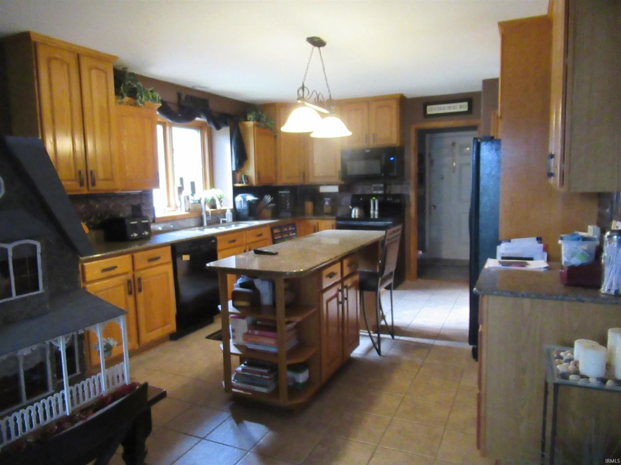 9823 Valley Vista Pl - Photo 5 of 33