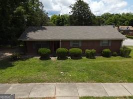 featured image of 500 E 7th St