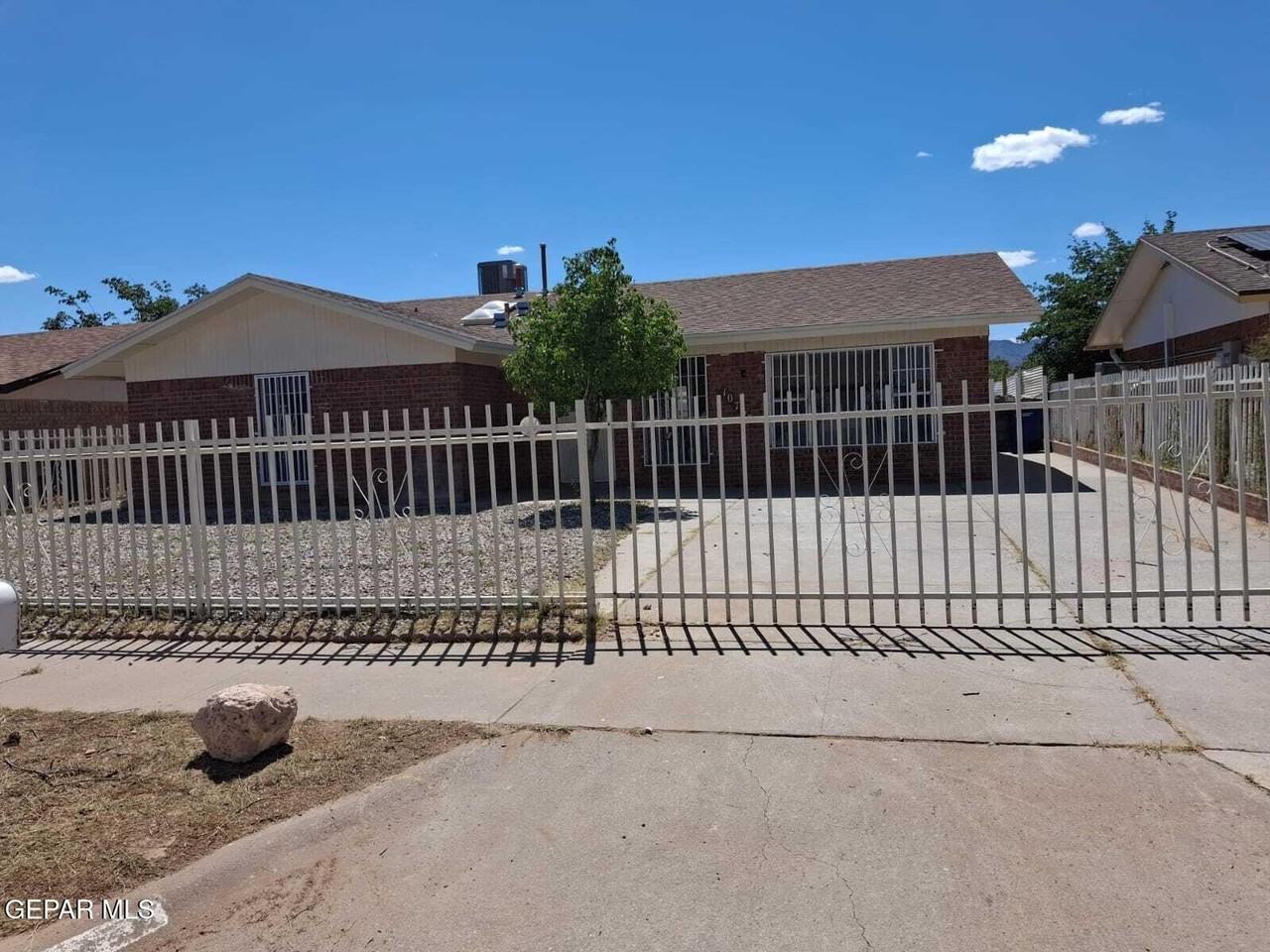 10733 Tourmaline St - Photo 3 of 35