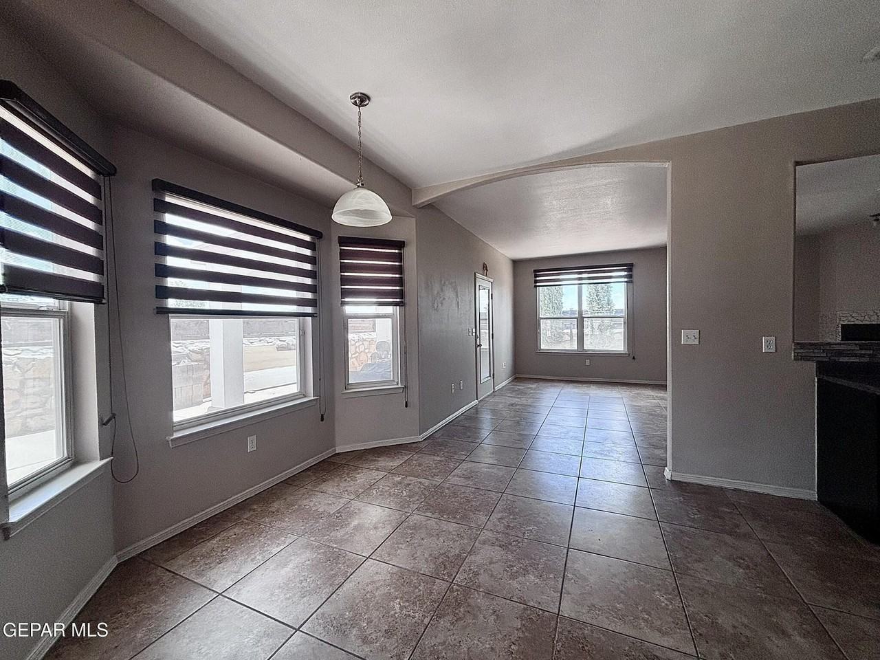 1573 Kenazo Ave - Photo 7 of 23