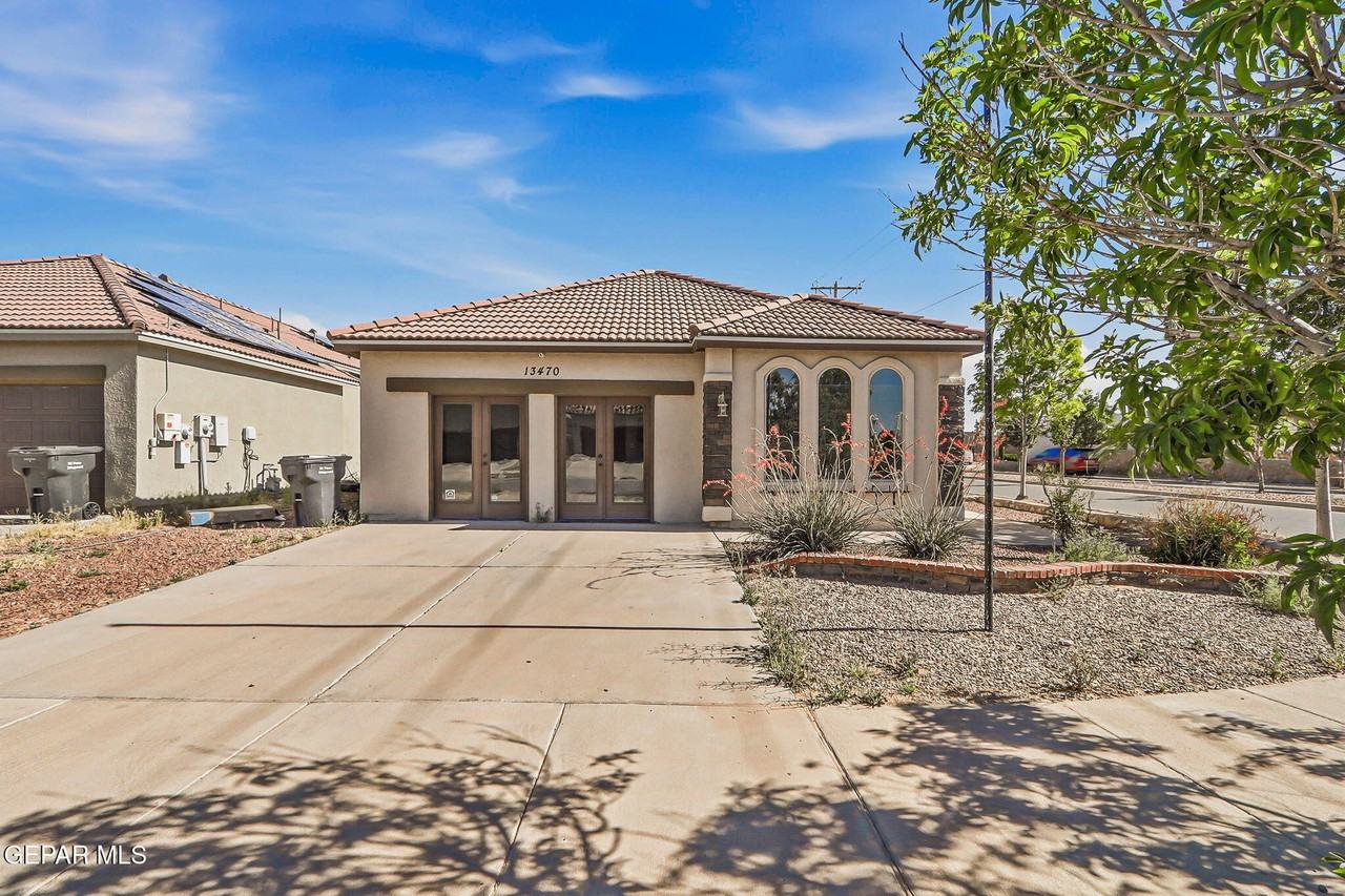 13470 Everingham St - Photo 2 of 24