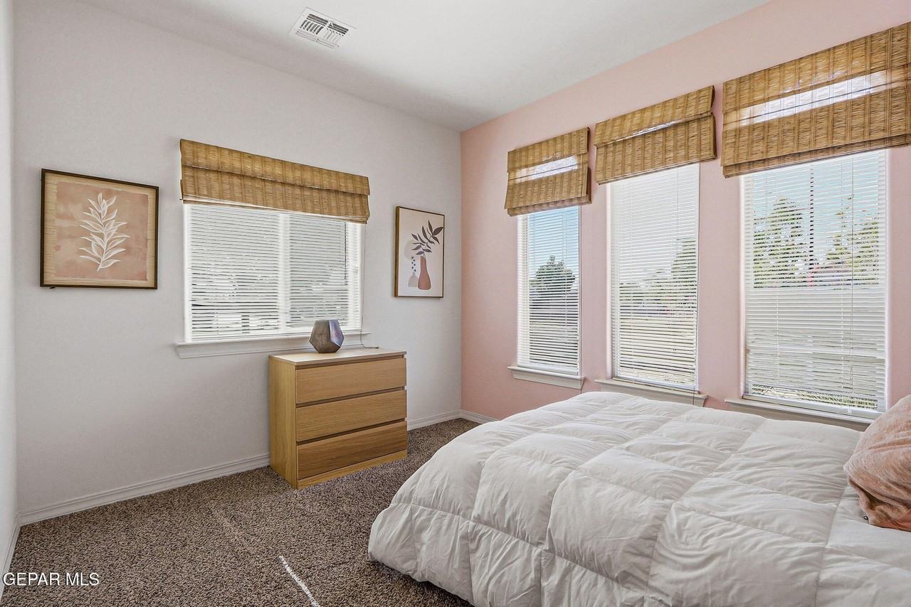 13470 Everingham St - Photo 4 of 24