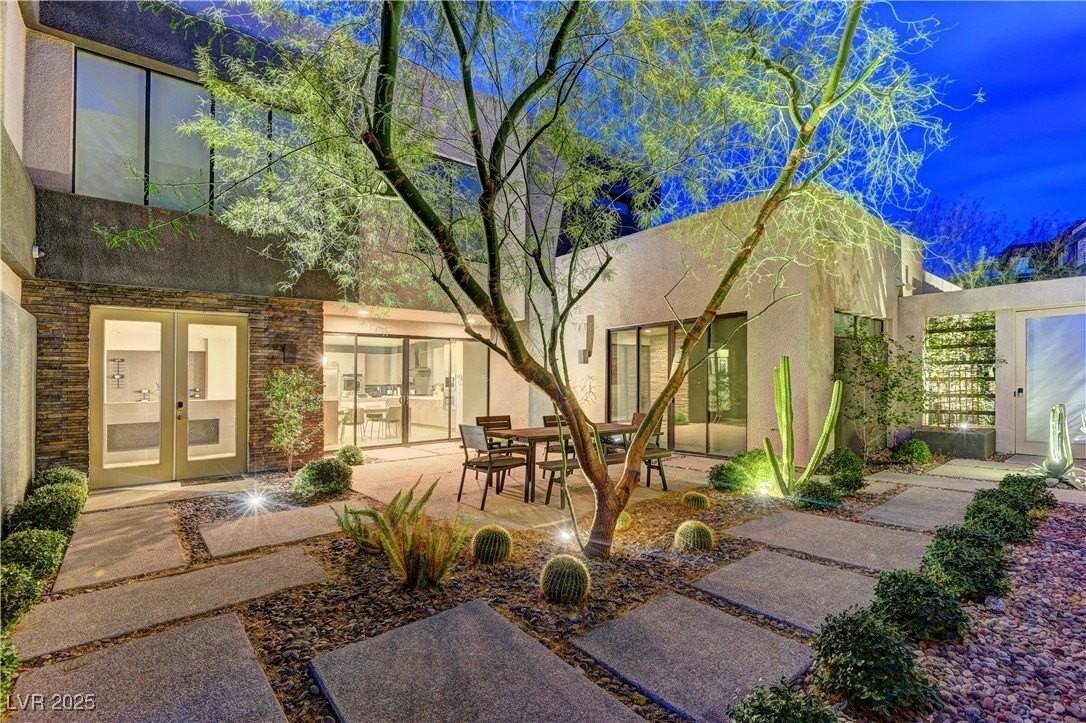 861 Vegas View Dr - Photo 3 of 37