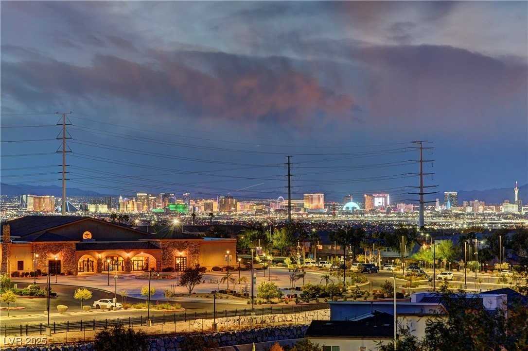 861 Vegas View Dr - Photo 4 of 37