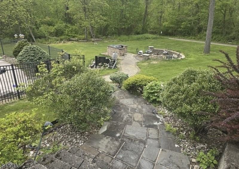77A Taylortown Rd - Photo 2 of 9