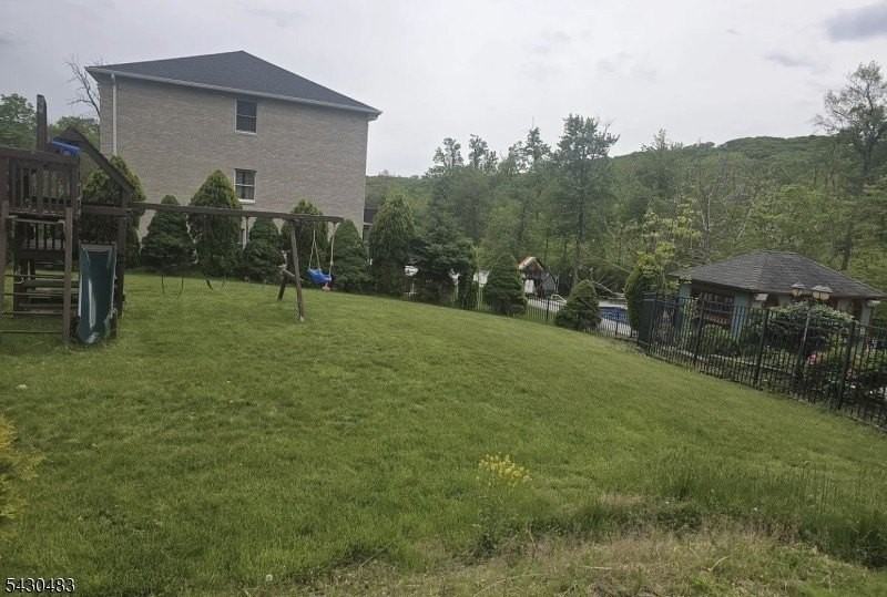 77A Taylortown Rd - Photo 3 of 9