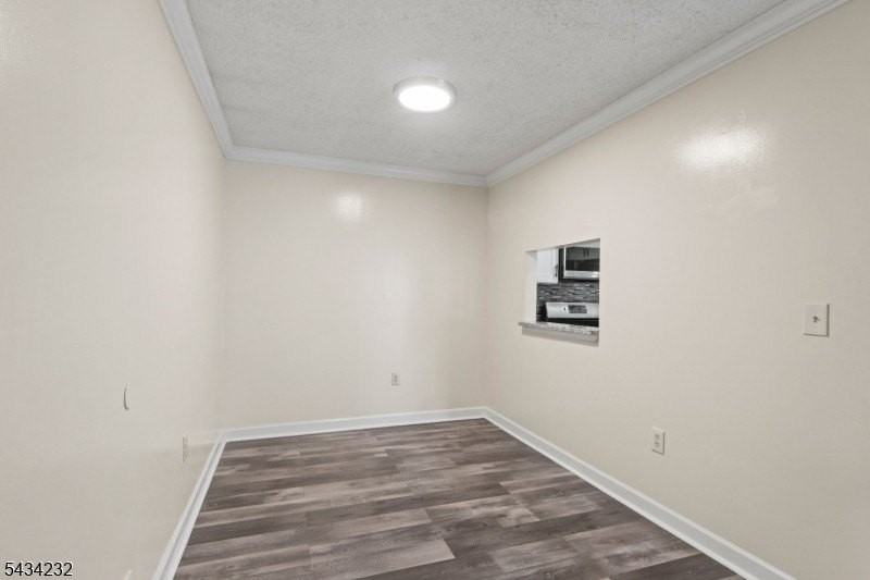 24 Amberly Ct - Photo 6 of 14