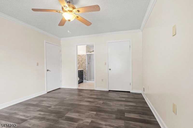 24 Amberly Ct - Photo 7 of 14
