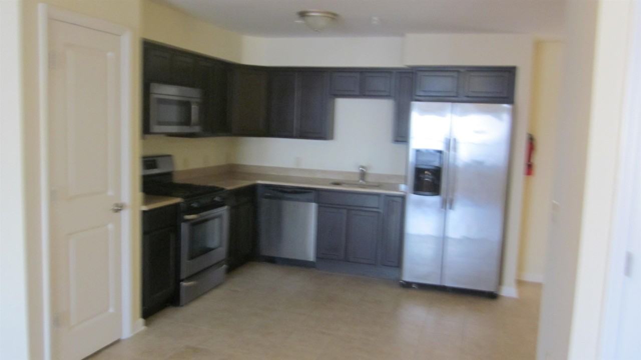 536 29th St - Photo 2 of 14
