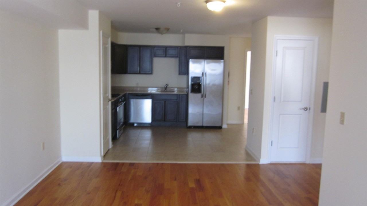 536 29th St - Photo 3 of 14