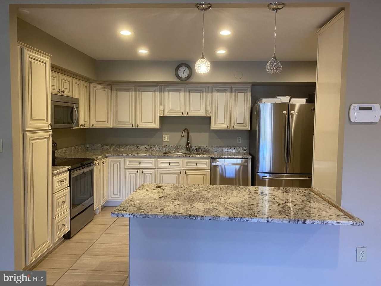 33 Stonehenge Cir - Photo 3 of 27