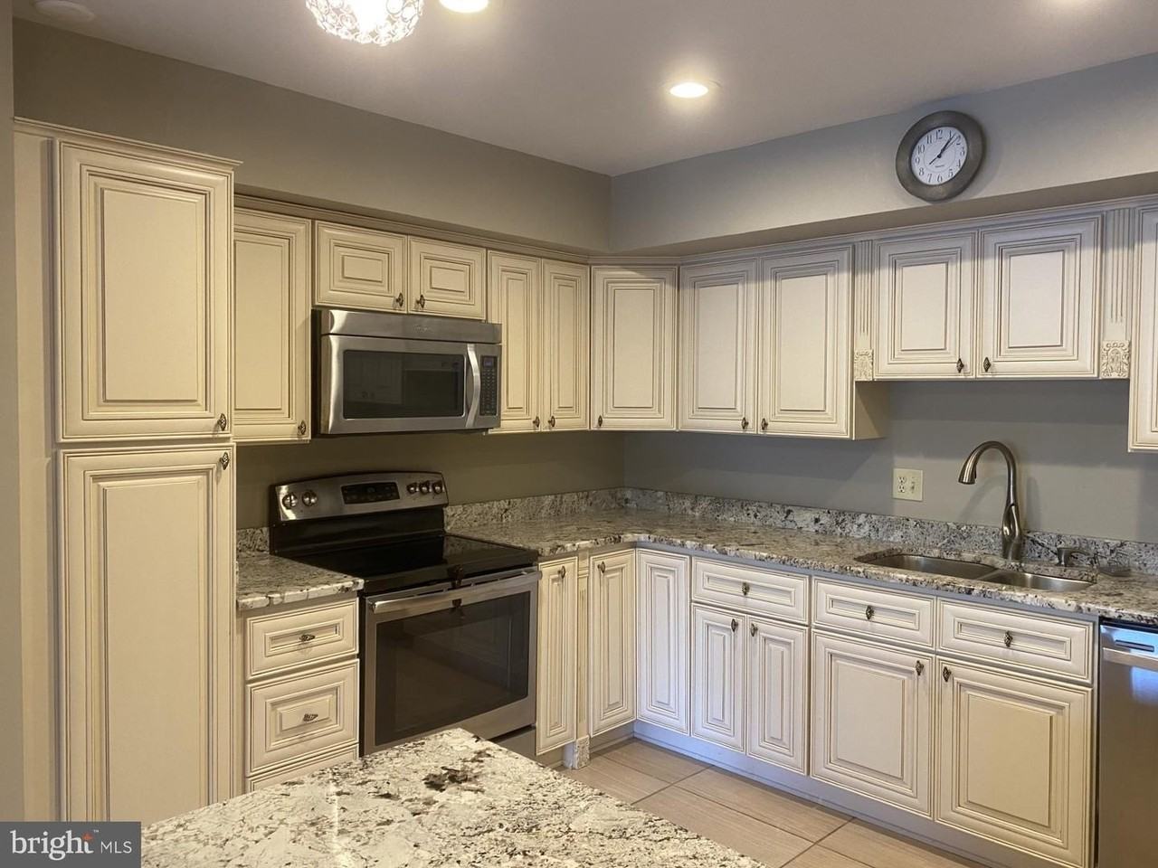 33 Stonehenge Cir - Photo 5 of 27