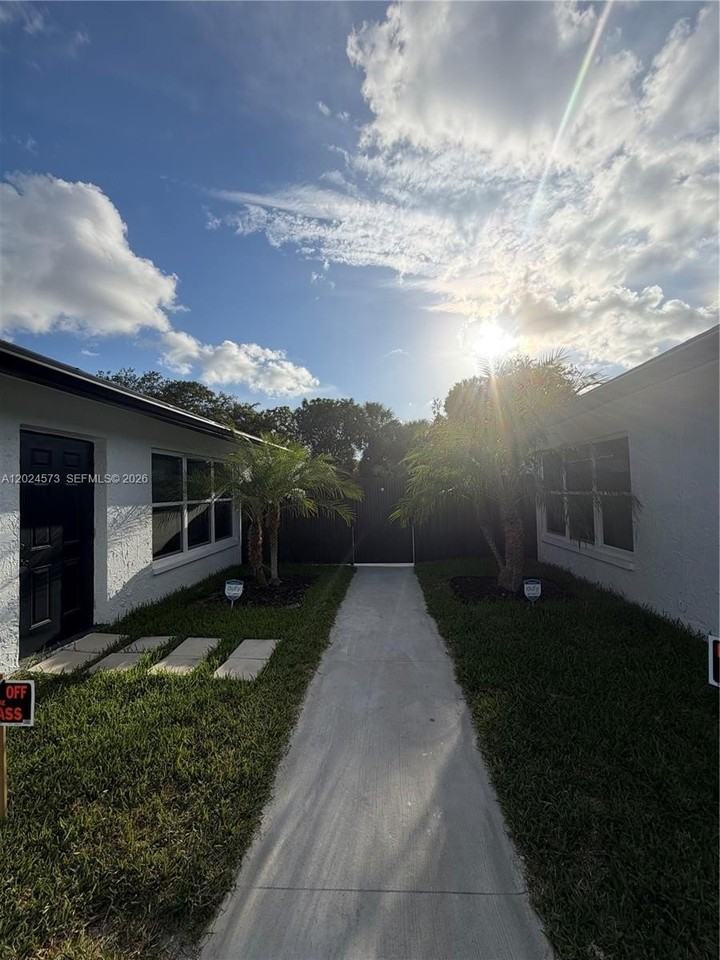 2769 Nw 58th Ter #2769 - Photo 2 of 13
