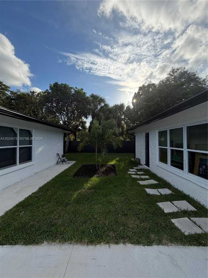 2769 Nw 58th Ter #2769 - Photo 3 of 13