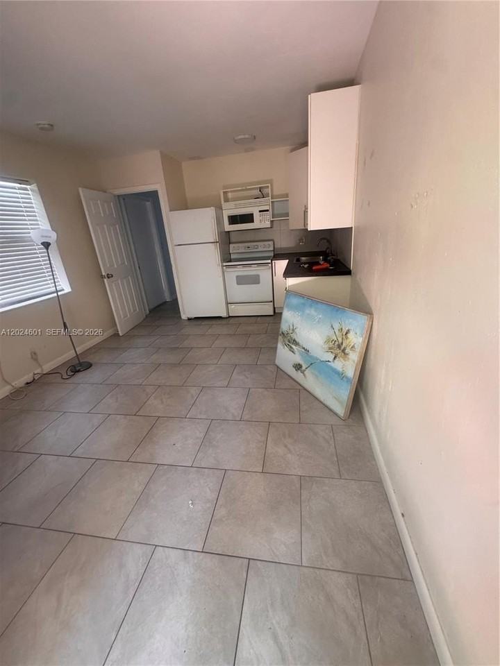 2900 N Ocean Blvd #4 - Photo 4 of 7