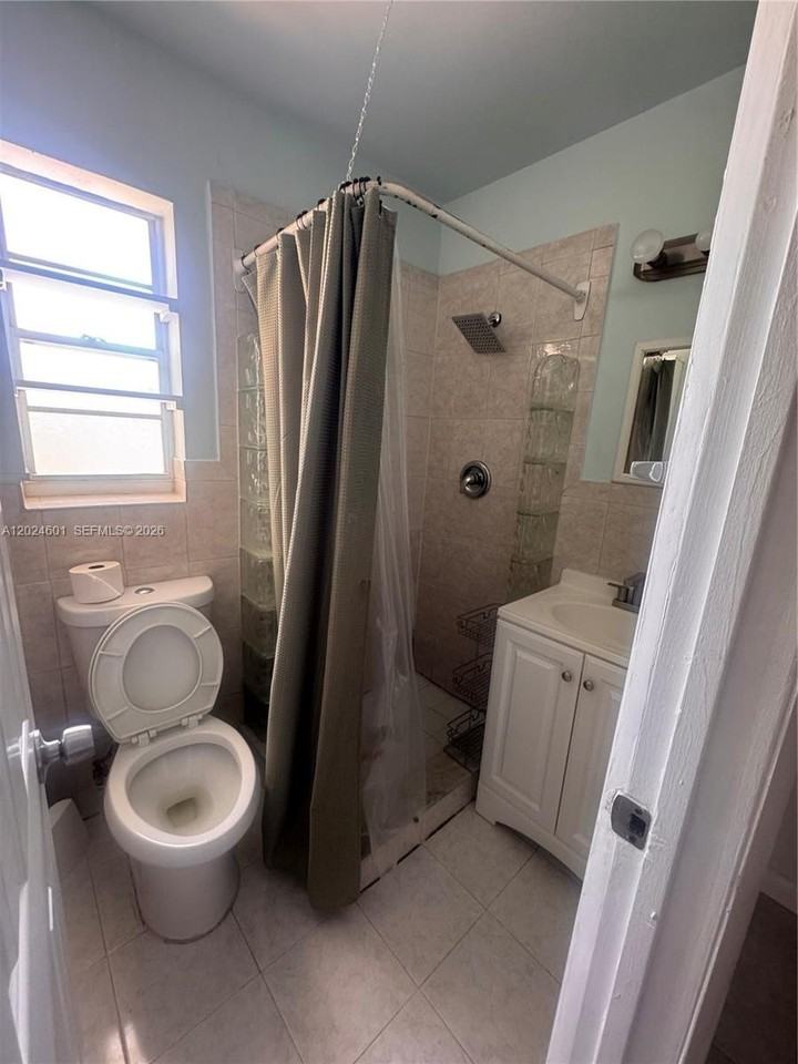 2900 N Ocean Blvd #4 - Photo 6 of 7