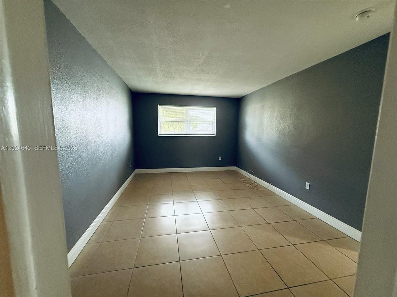 2040 N Douglas Rd #204 - Photo 3 of 15