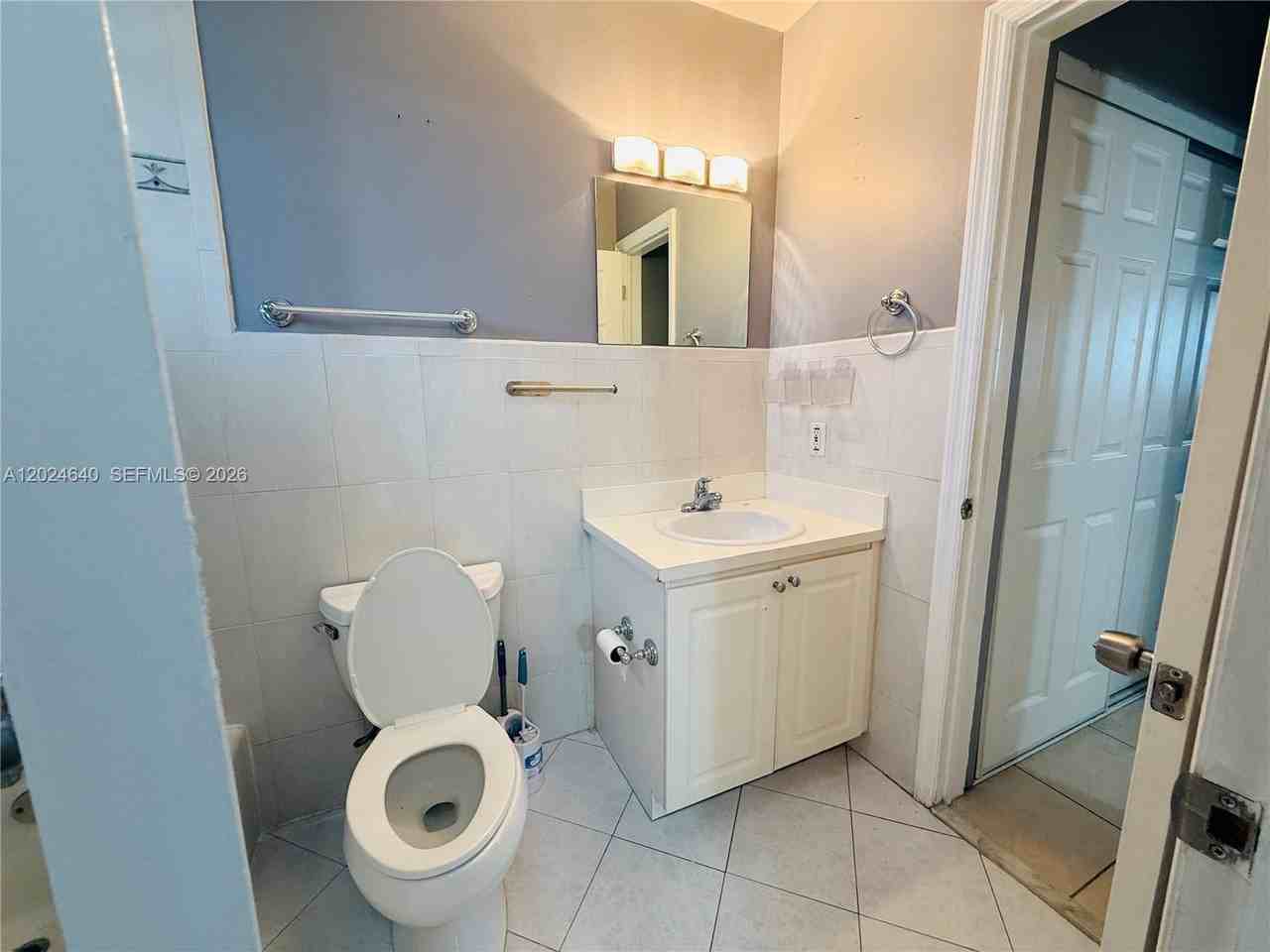 2040 N Douglas Rd #204 - Photo 6 of 15
