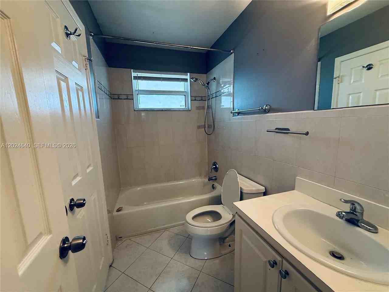 2040 N Douglas Rd #204 - Photo 7 of 15