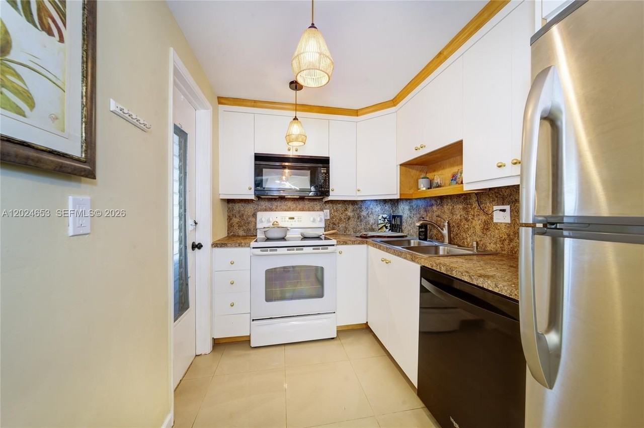 1040 Se 4th Ave #128 - Photo 5 of 41