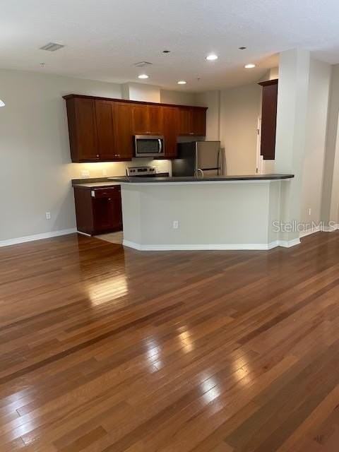 596 Pinebranch Cir - Photo 2 of 16