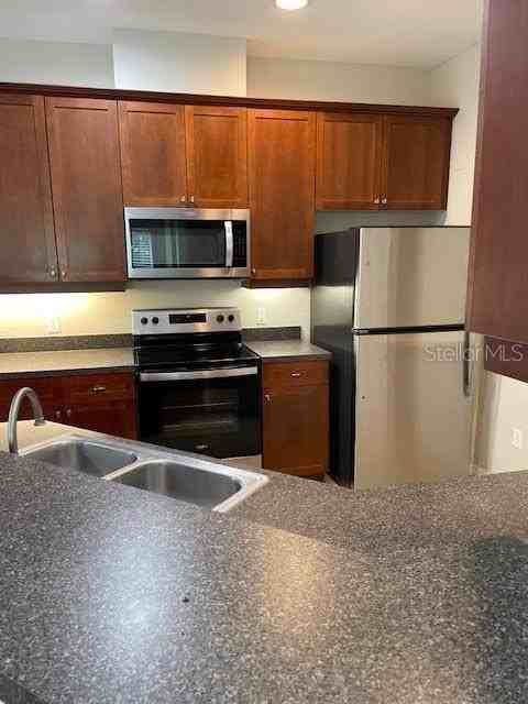 596 Pinebranch Cir - Photo 3 of 16
