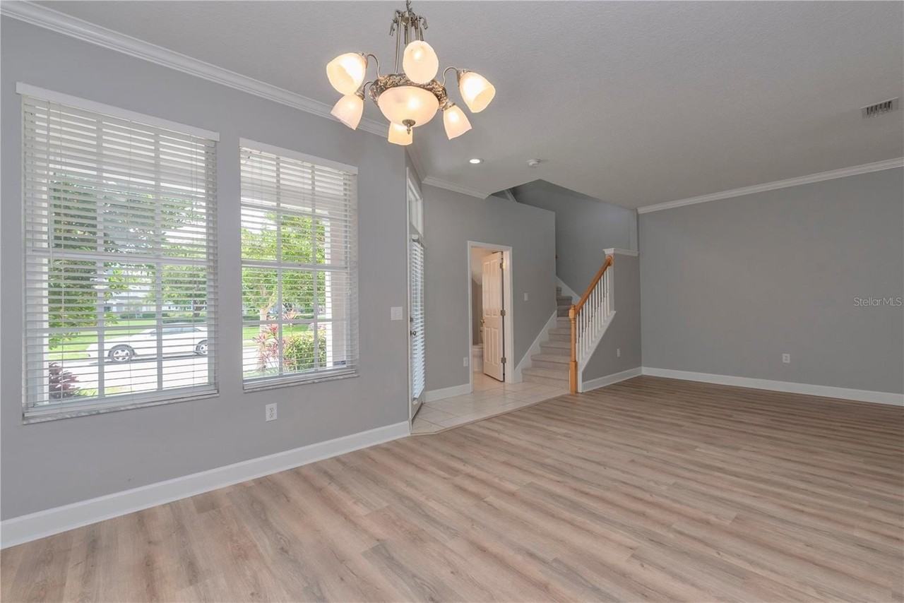 10109 Hayfield Way - Photo 4 of 40