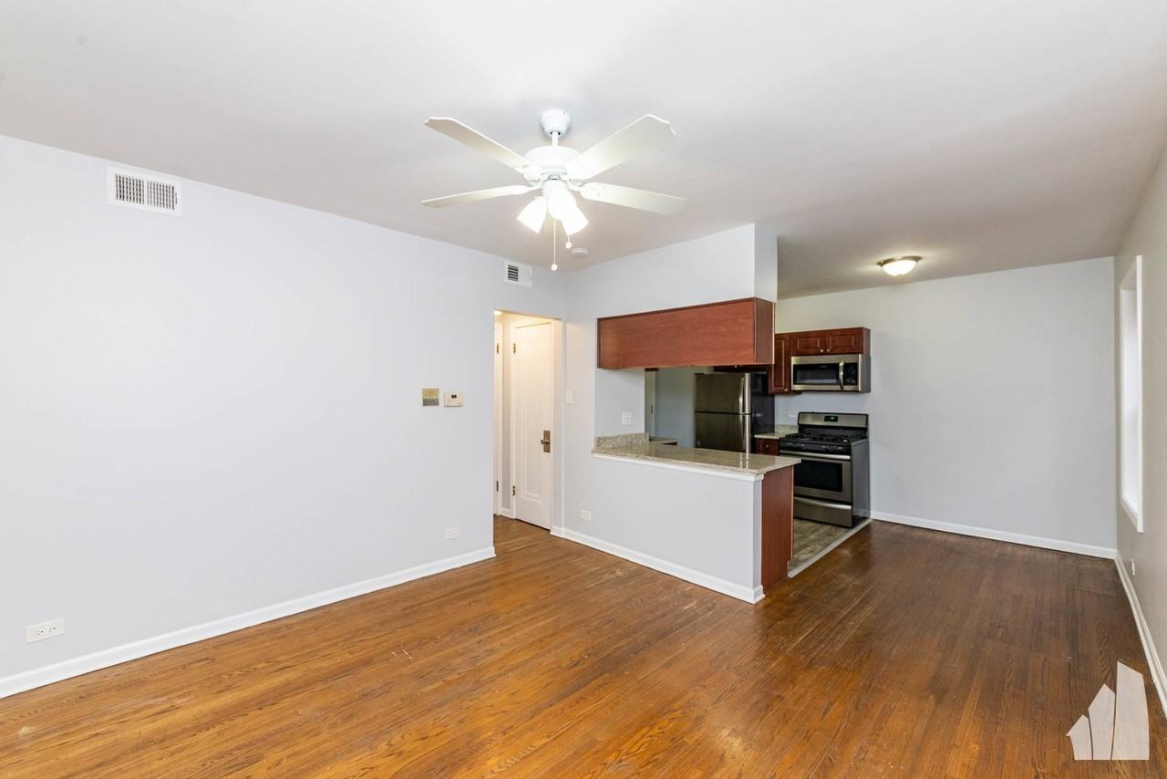 3714 N Sheffield Ave #402 - Photo 6 of 8
