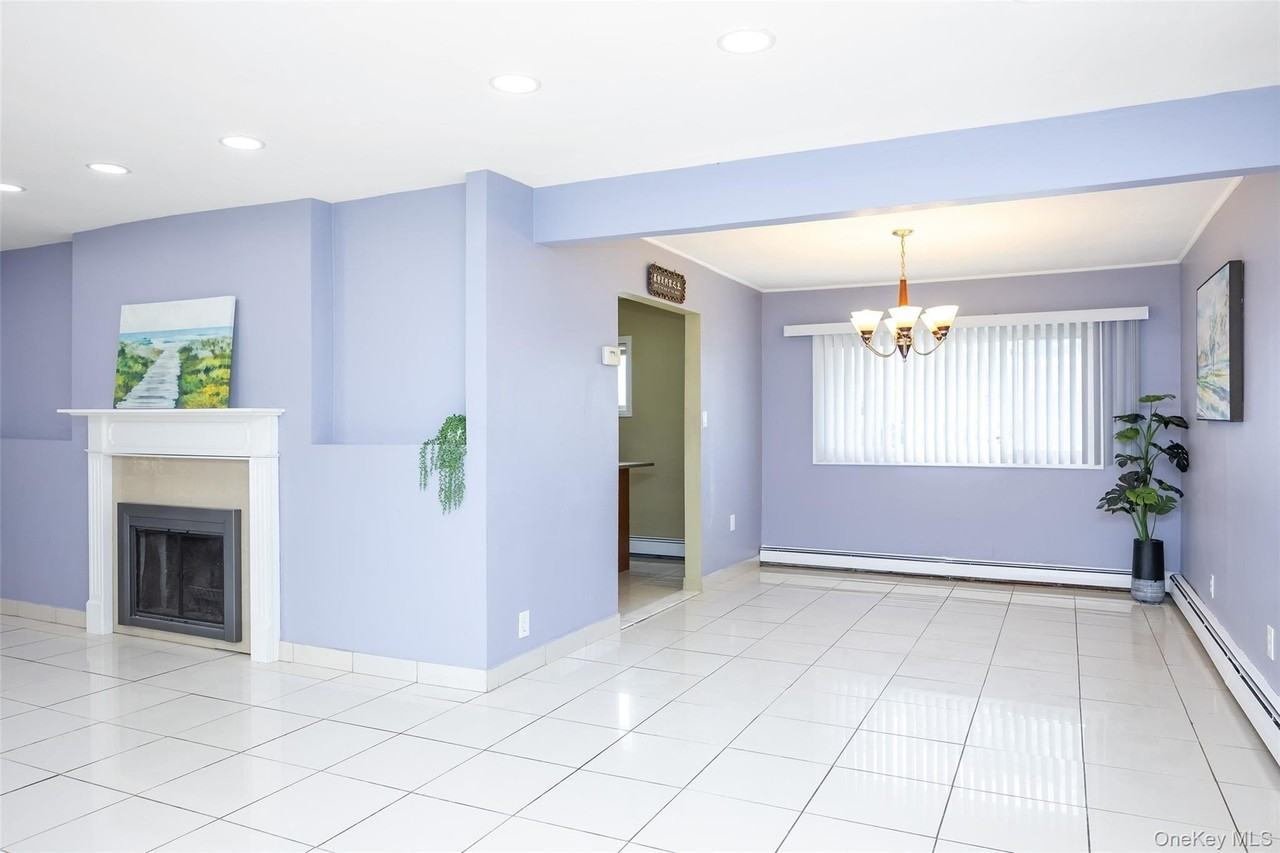 201 Sprucewood Dr - Photo 5 of 33