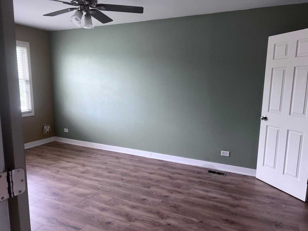 305 Northwestern Ct #B - Photo 4 of 12