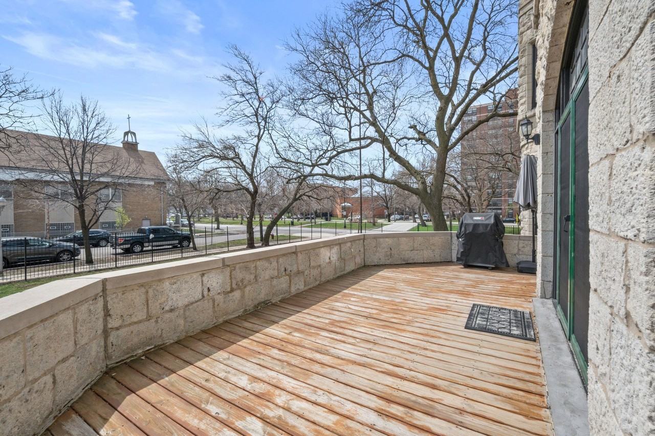 4545 S Drexel Blvd #1B - Photo 4 of 30