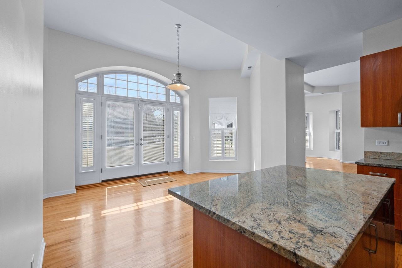 4545 S Drexel Blvd #1B - Photo 6 of 30