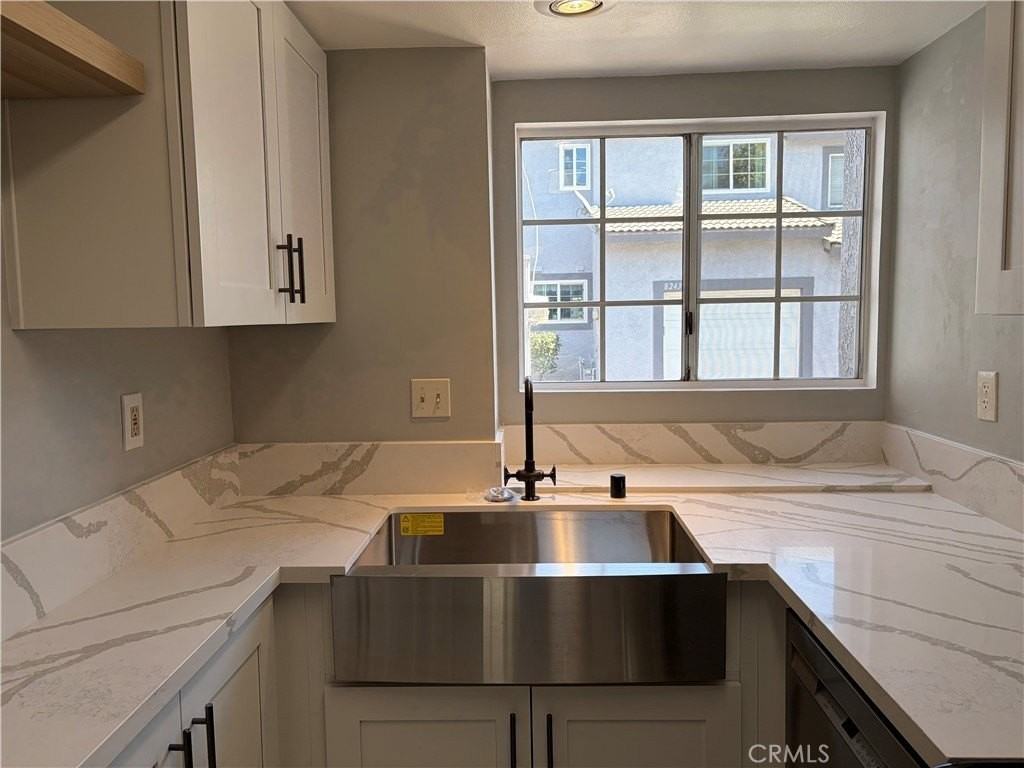 8248 Inglenook Pl - Photo 2 of 12