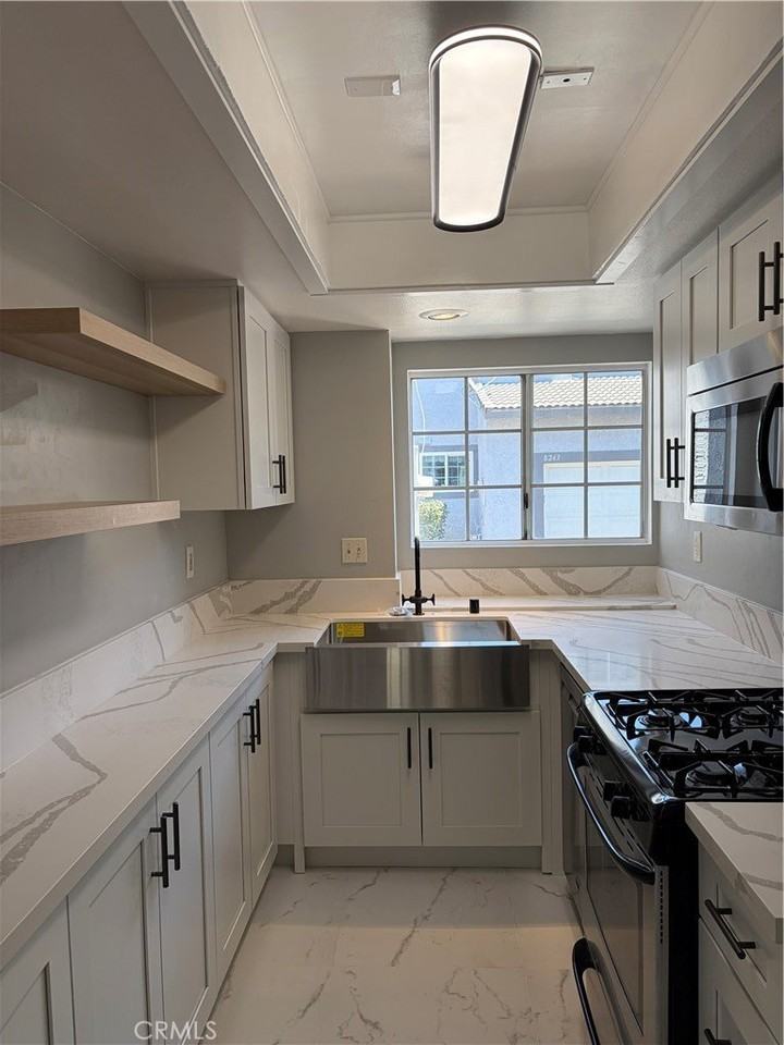 8248 Inglenook Pl - Photo 3 of 12