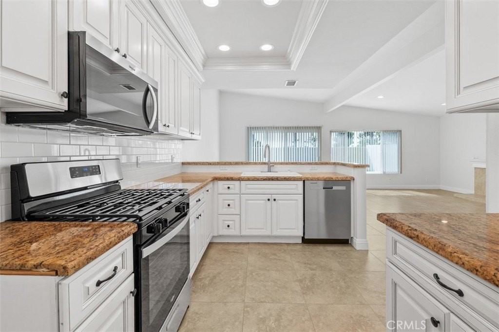 33431 Nottingham Way #A - Photo 3 of 12